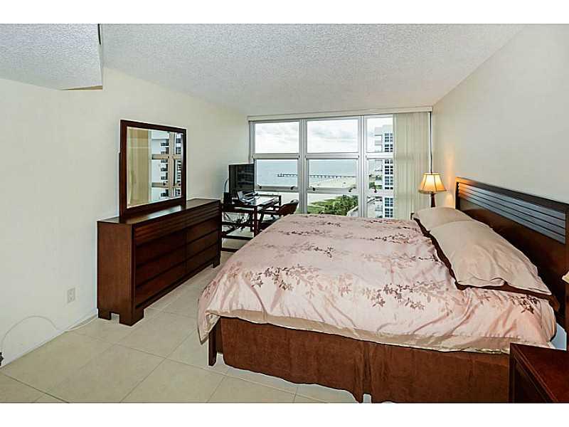 Silver Thatch - Residential