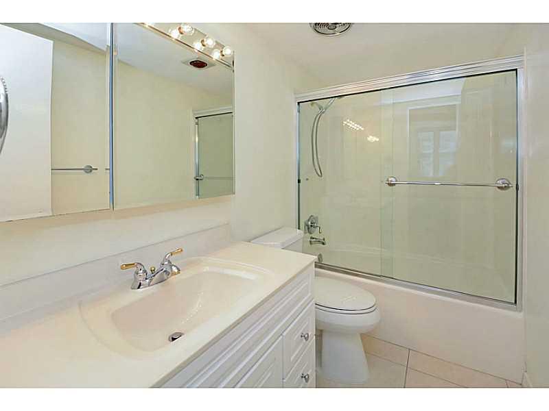 Silver Thatch - Residential