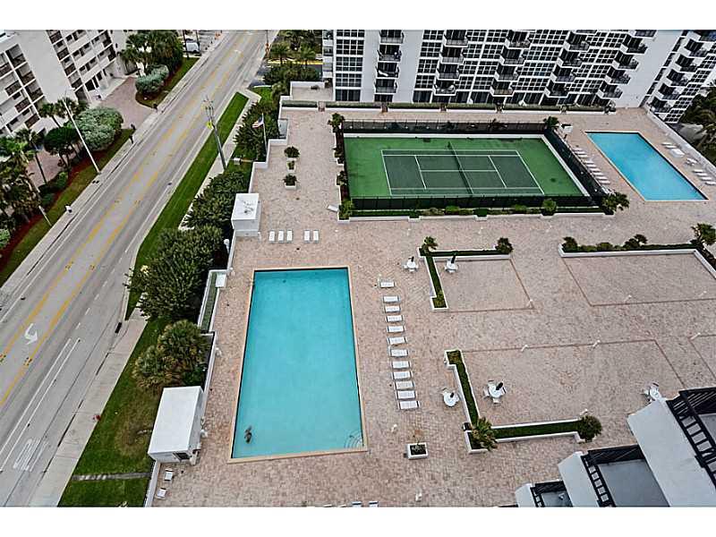 Silver Thatch - Residential