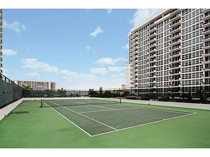 Silver Thatch - Residential