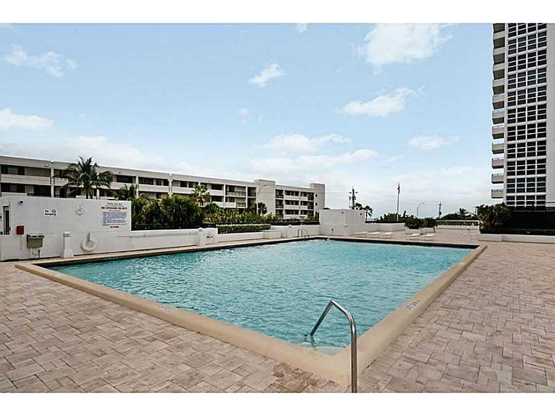 Silver Thatch - Residential