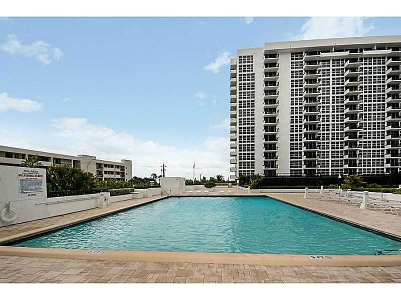 Silver Thatch - Residential