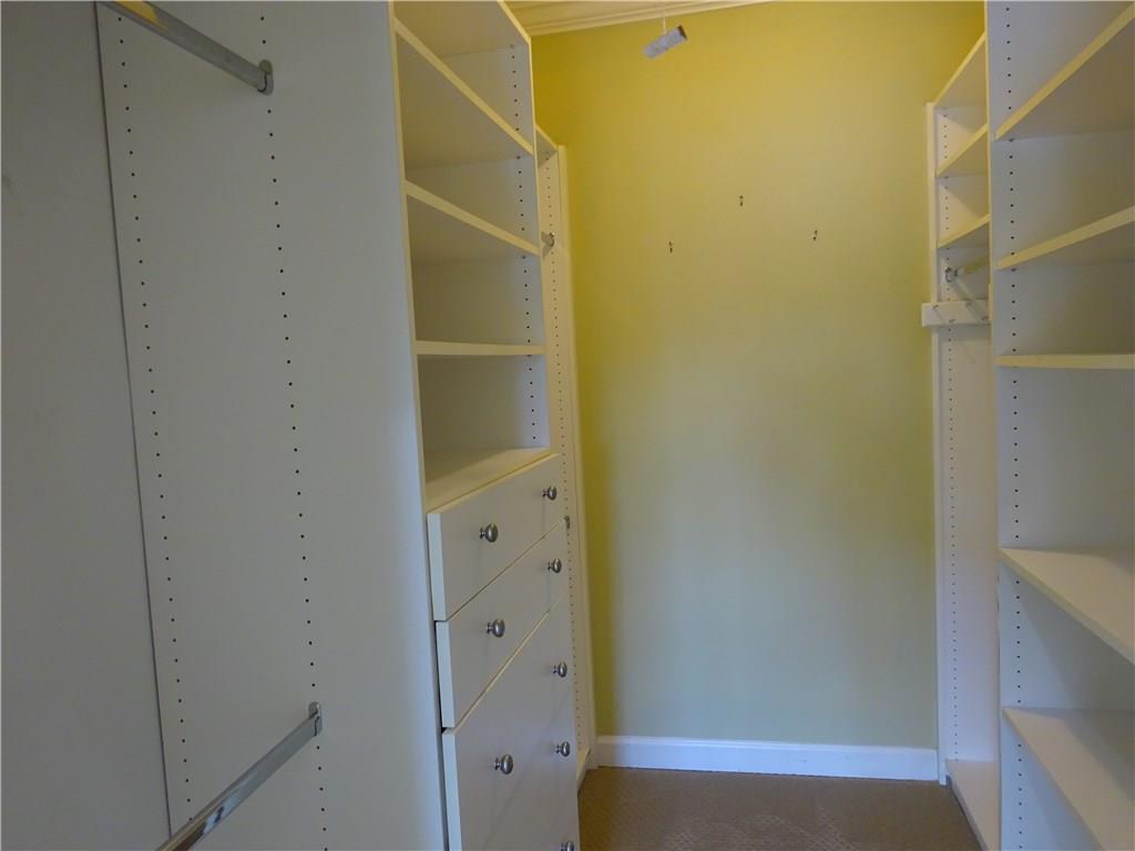 Vinik 2 25-33 B - Residential