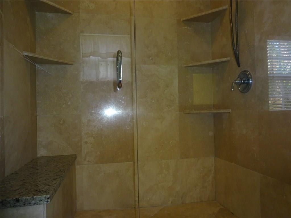 Vinik 2 25-33 B - Residential