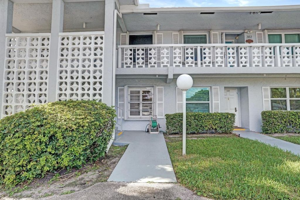Photo of 1435 SW 27th Avenue #101, Delray Beach, FL 33445 (MLS # R11142428)
