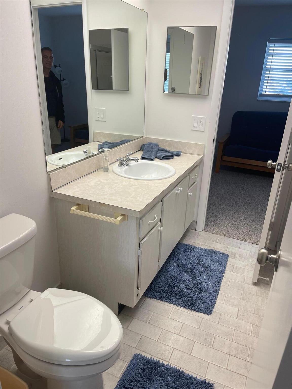 Leisure Lake Condo's - Residential Lease