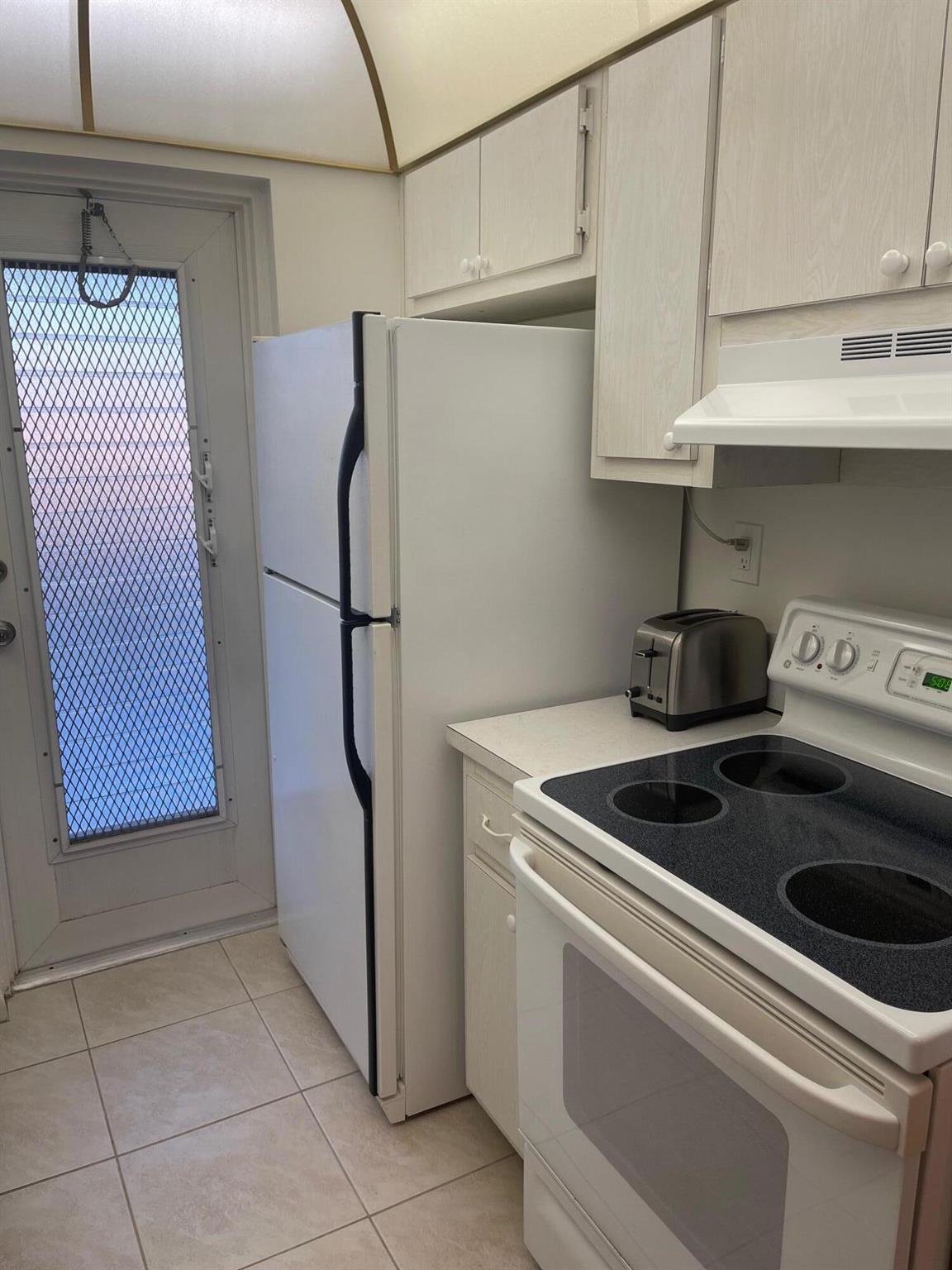 Leisure Lake Condo's - Residential Lease