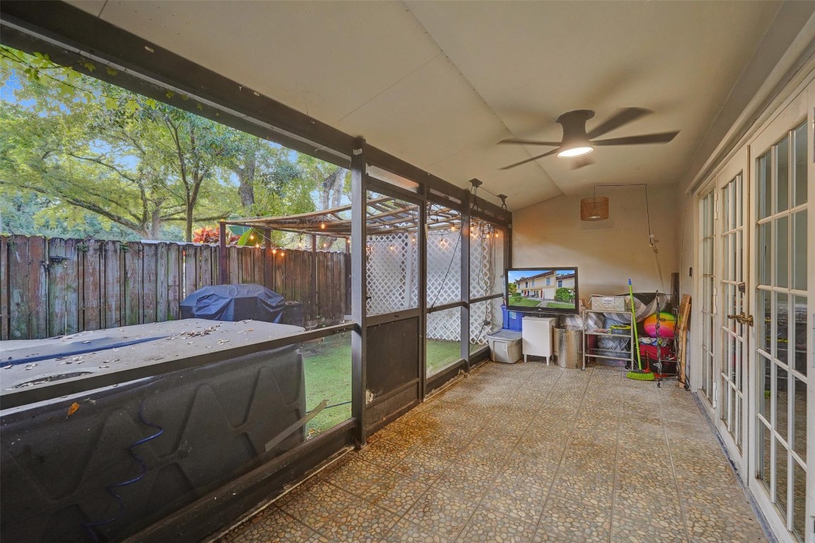 Hollywood Gardens - Residential