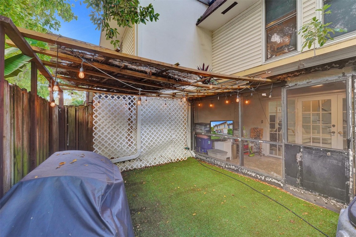 Hollywood Gardens - Residential