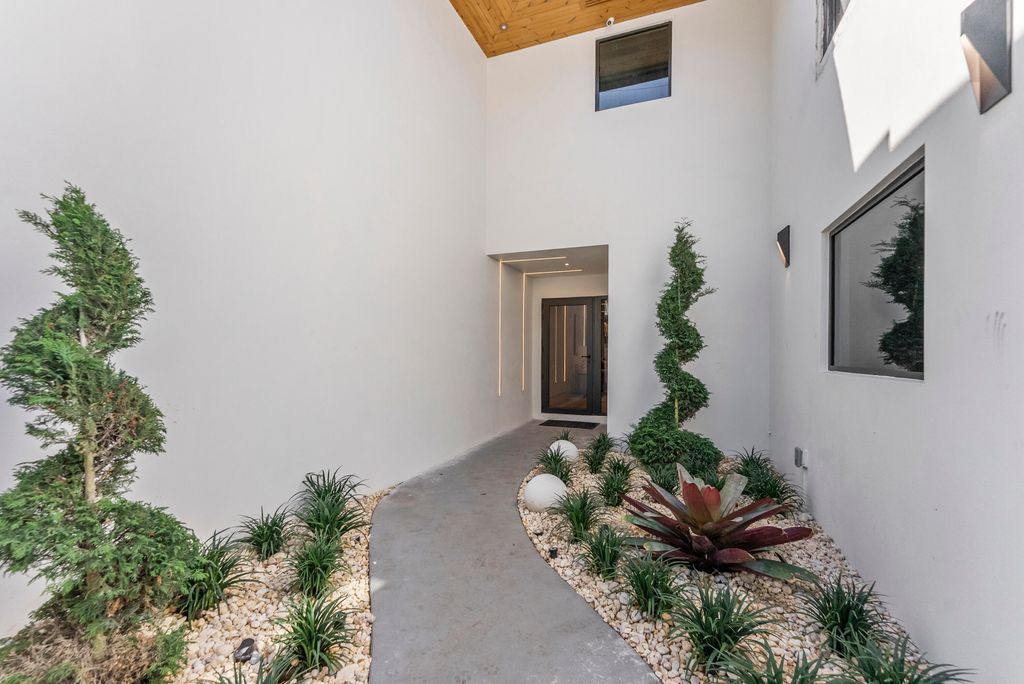 Photo of 1690 S Ocean Boulevard, Delray Beach, FL 33483 (MLS # B26010906)