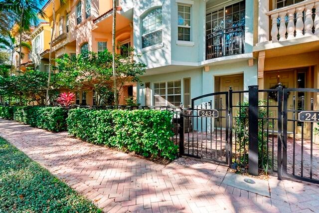 Photo of 2434 San Pietro Circle, Palm Beach Gardens, FL 33410 (MLS # R11062605)