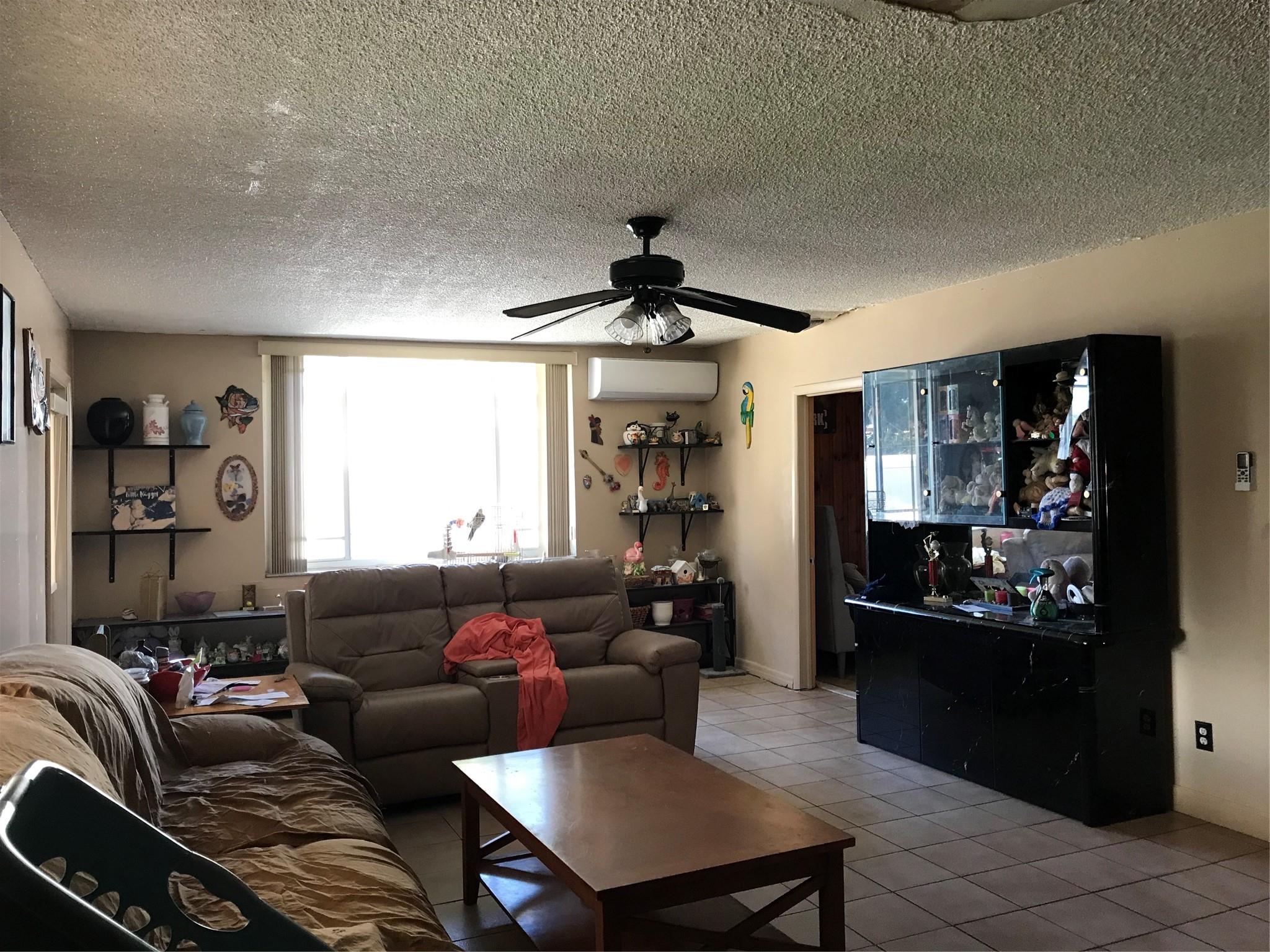 Hollywood Hills 6-22 B - Residential