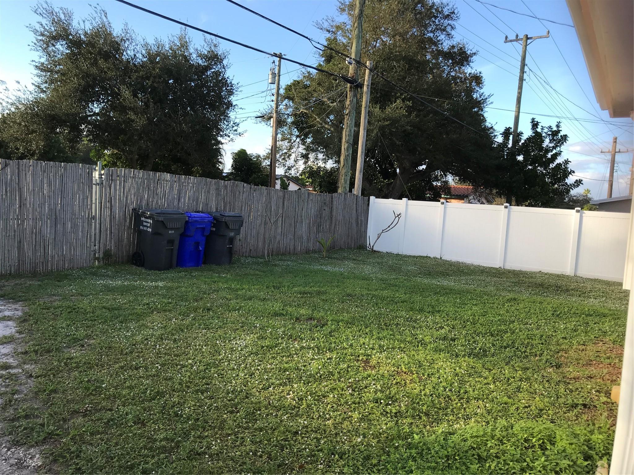 Hollywood Hills 6-22 B - Residential