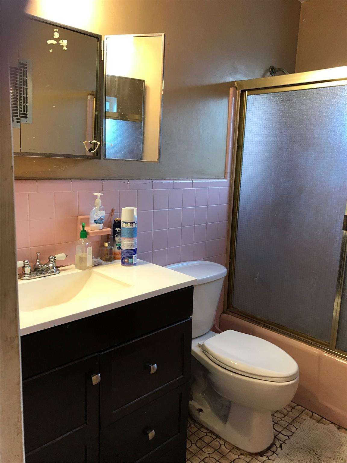 Hollywood Hills 6-22 B - Residential