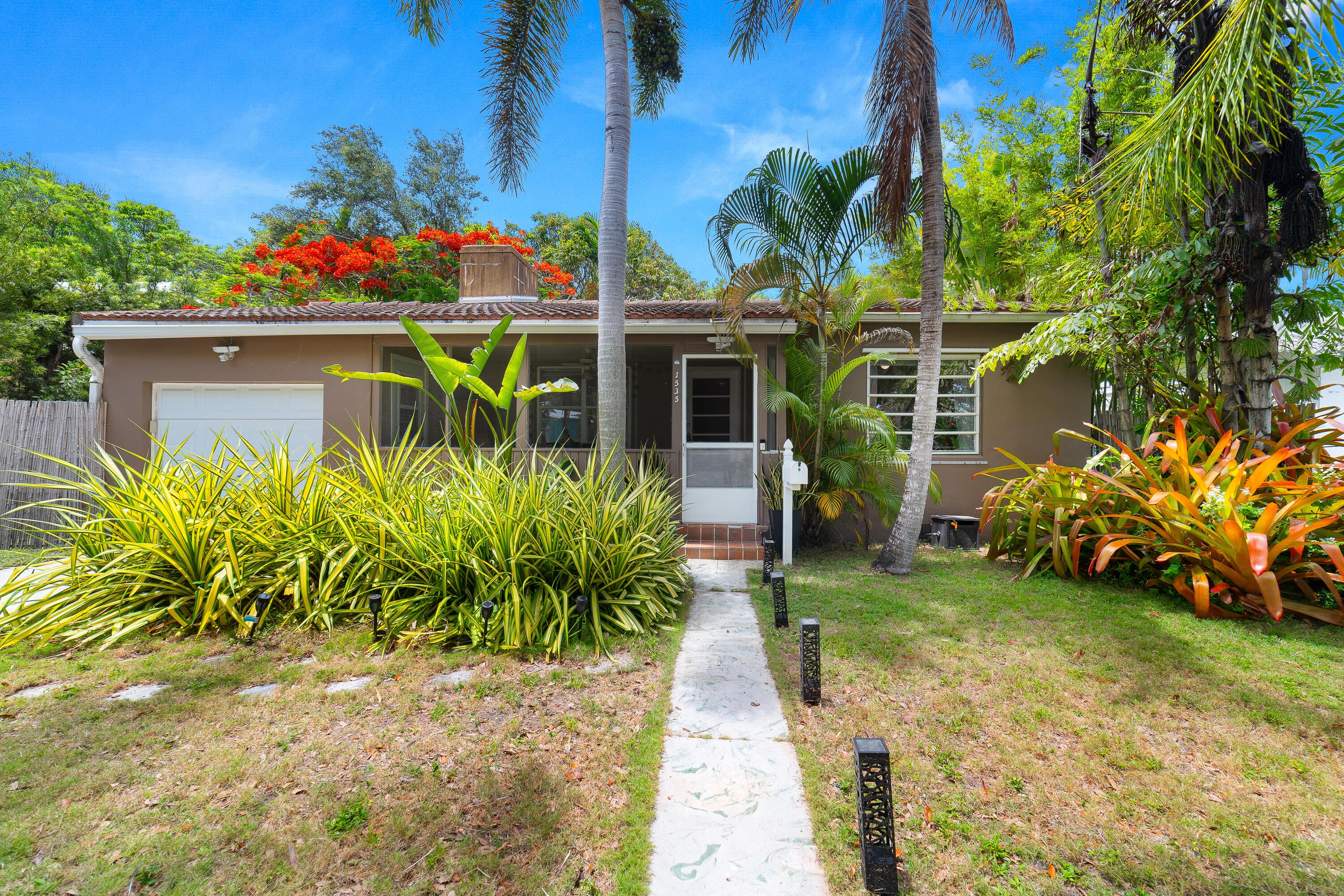 1535 Dewey Street