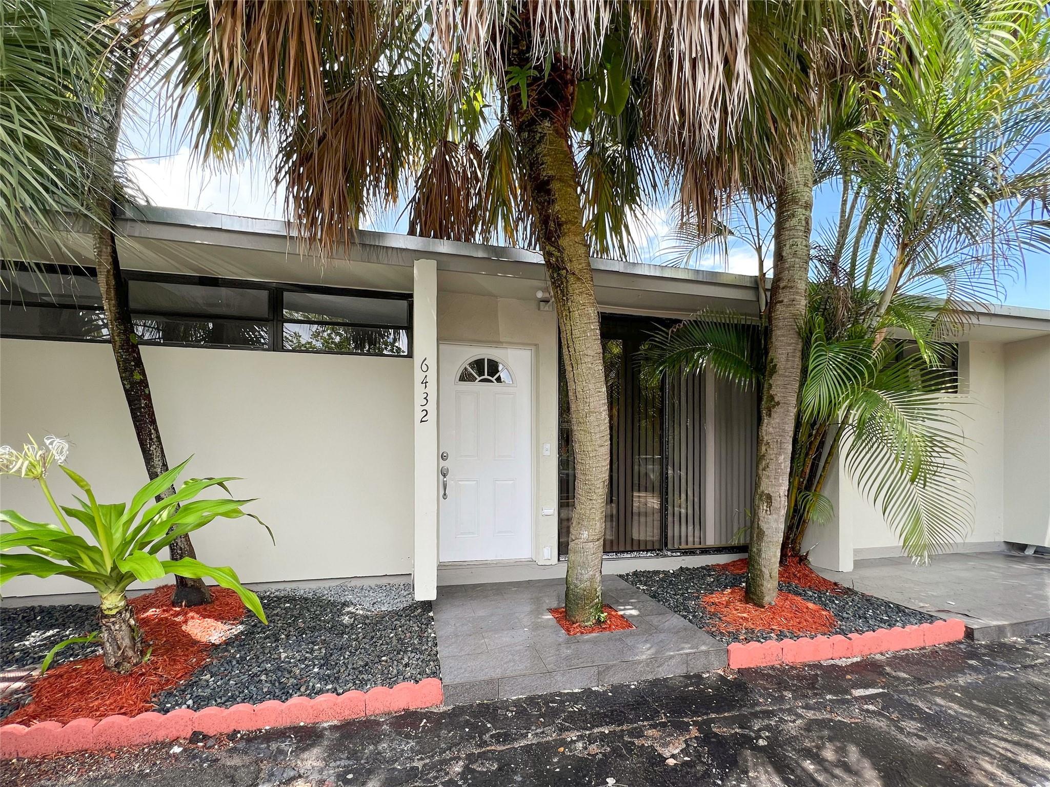 Beautiful villa in the heart of Miami Lakes! This completely remodeled unit offers a perfect blend of comfort and style. The kitchen features stainless steel appliances and plenty of cabinets for all your culinary needs. The spacious master bedroom includes a walk-in closet, providing ample storage space. Enjoy the convenience of an in-unit washer and dryer. Added features are a new roof and two assigned parking spots. Plus, no HOA approval is required, making your move easy and hassle-free. Don't miss out on this charming home in a highly desirable neighborhood.