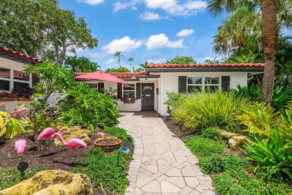 Photo of 701 SW 5th Street, Boca Raton, FL 33486 (MLS # B26025339)