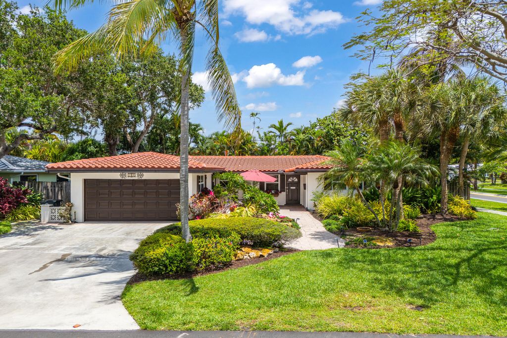 Photo of 701 SW 5th Street, Boca Raton, FL 33486 (MLS # B26025339)