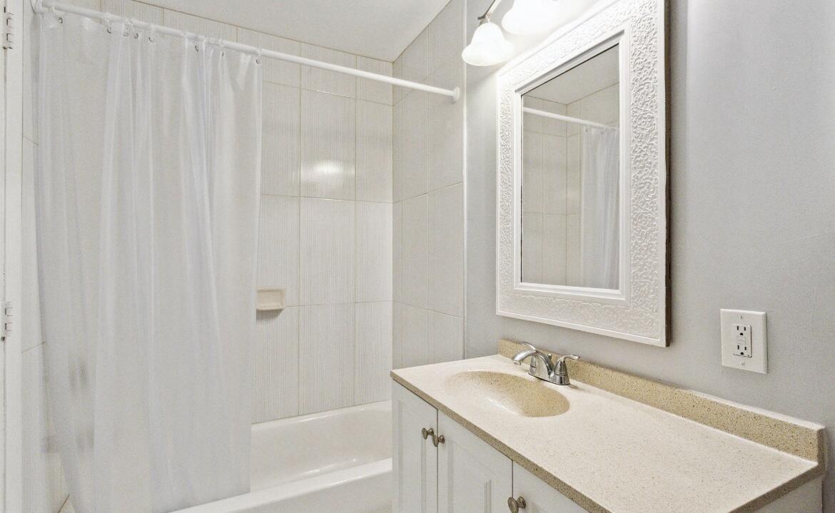 SEAWAY TERRACE IN - Residential Lease