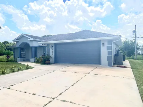 8555 102nd Avenue, Vero Beach, FL MLS: R11074096