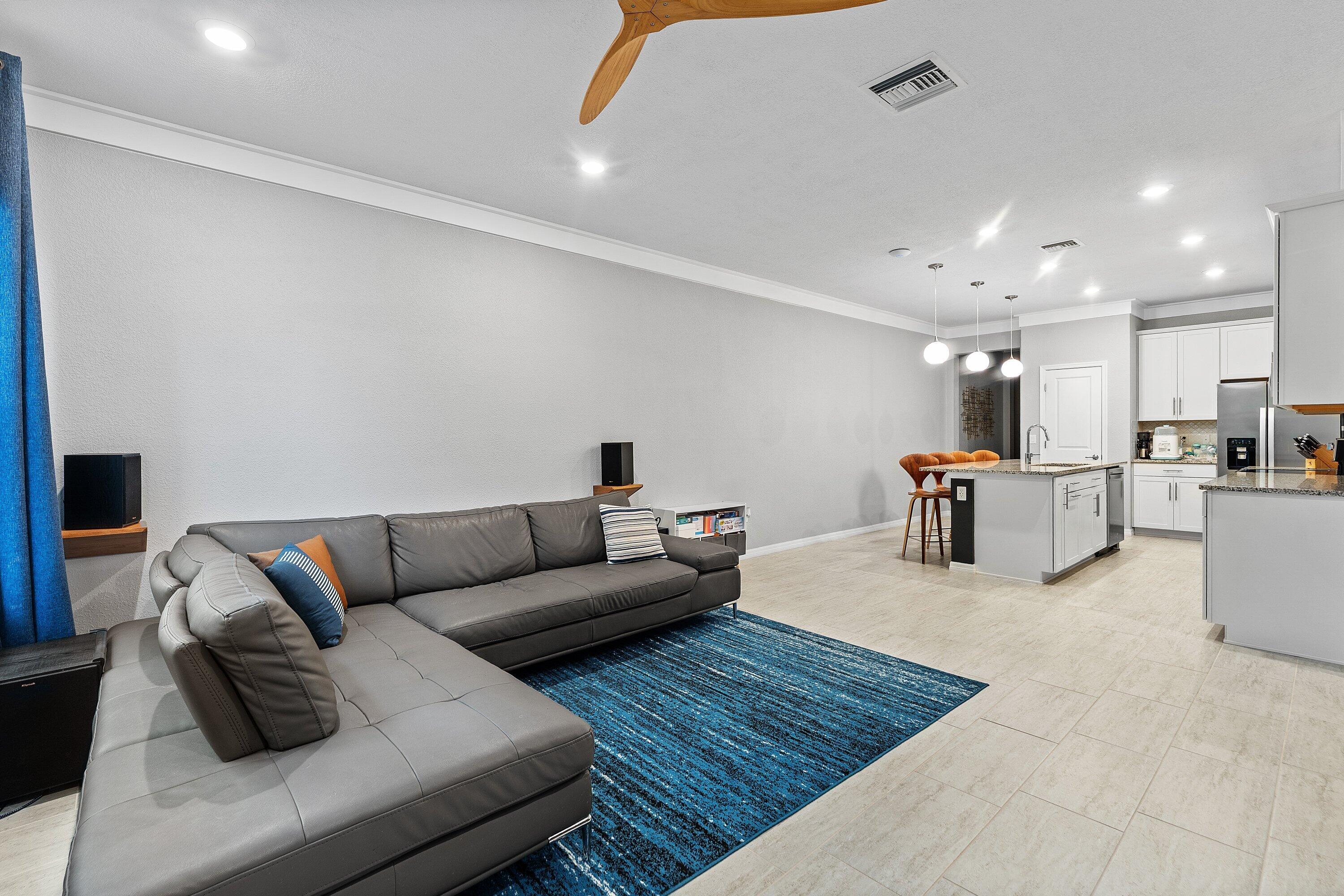 PRESTON SQUARE - Residential