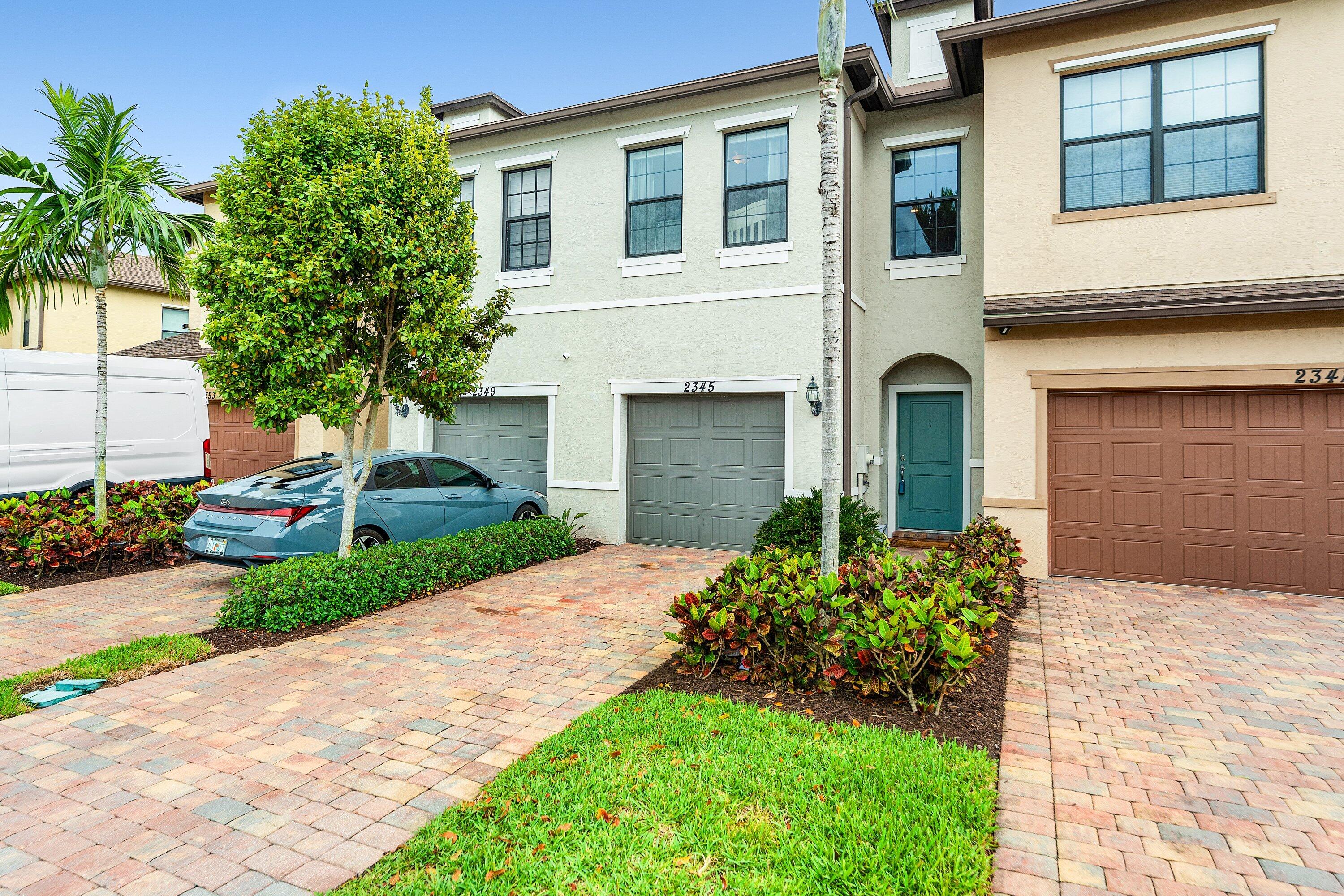 PRESTON SQUARE - Residential