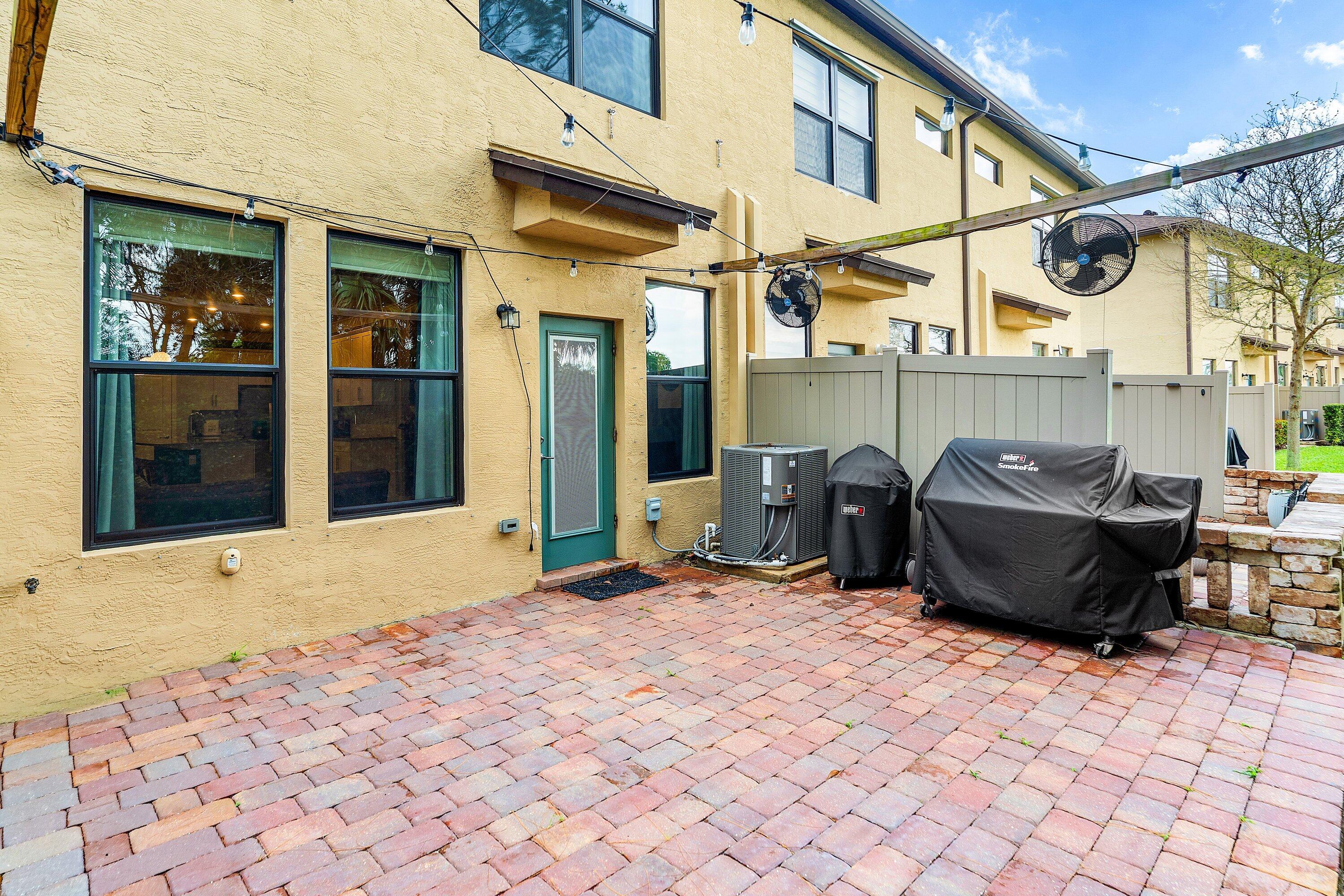 PRESTON SQUARE - Residential