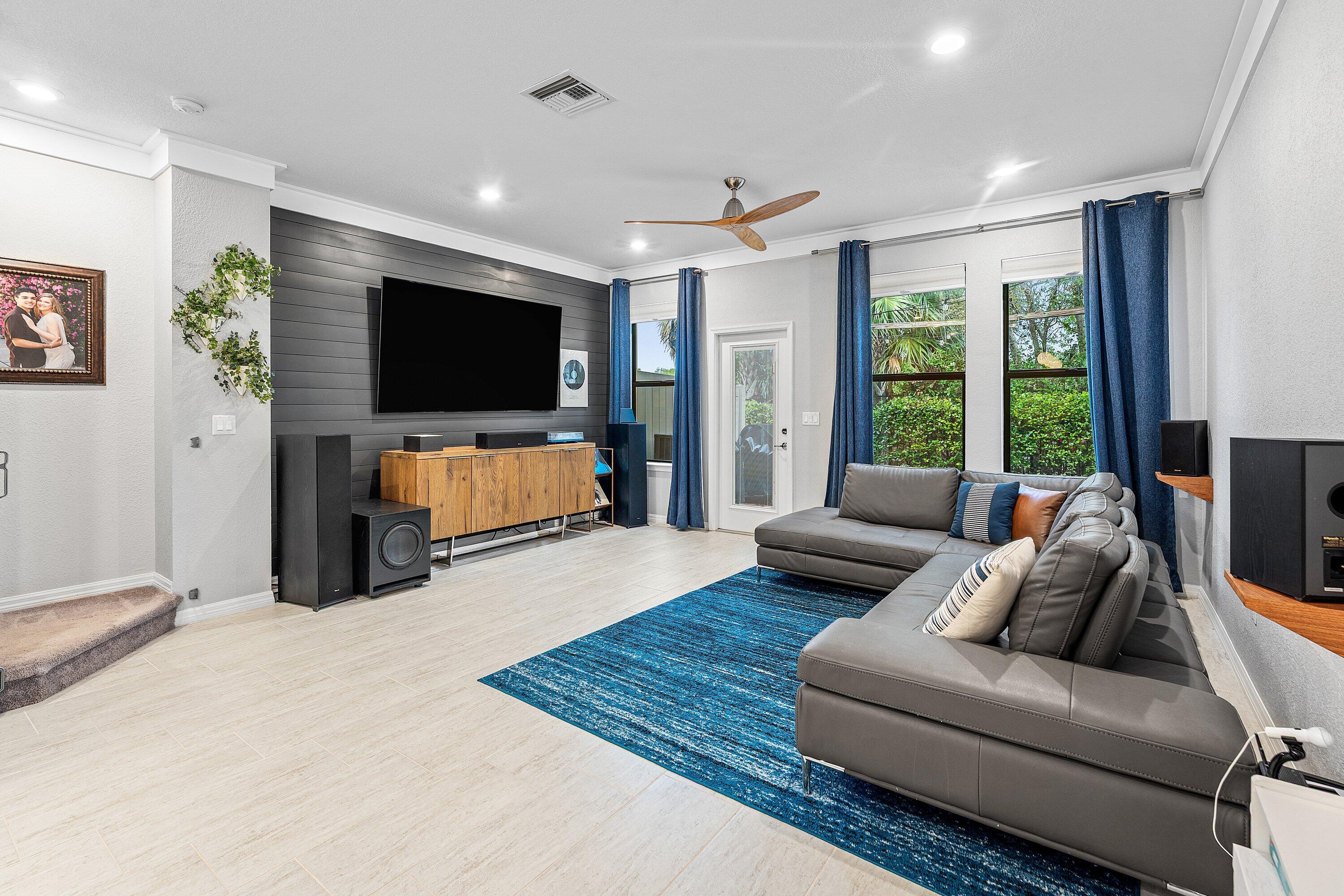 PRESTON SQUARE - Residential