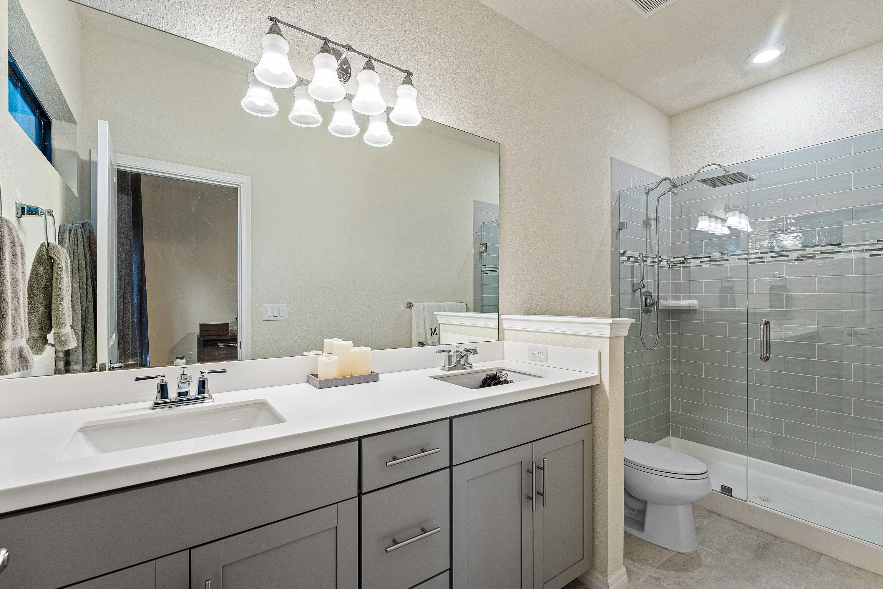 PRESTON SQUARE - Residential