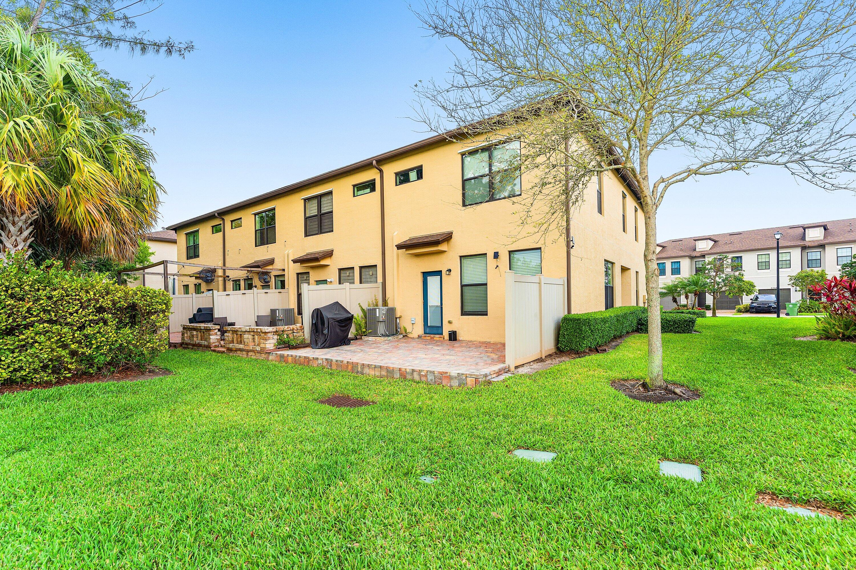 PRESTON SQUARE - Residential