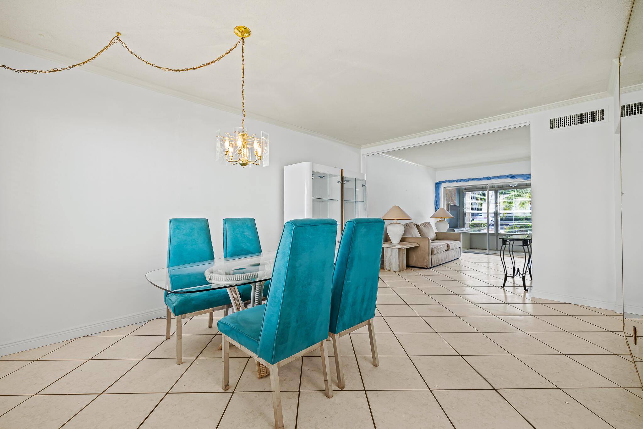 2121 NE 42nd Court 102c