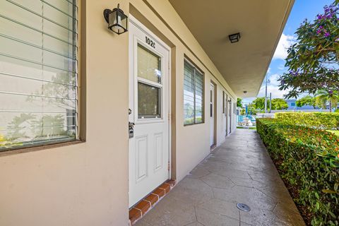 2121 NE 42nd Court 102c Lighthouse Point FL 33064