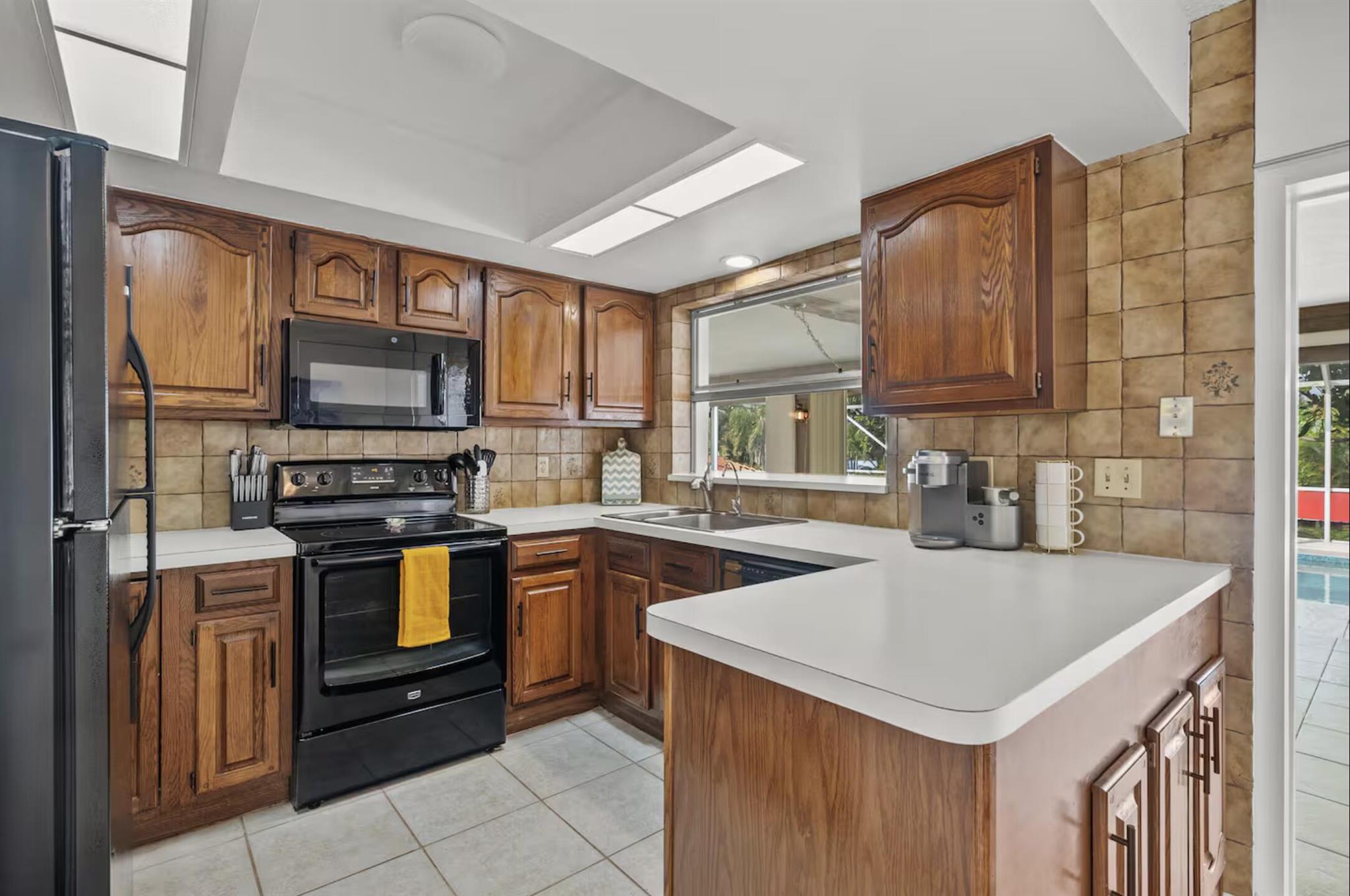 PORT ST LUCIE SECTION 6 - Residential Lease