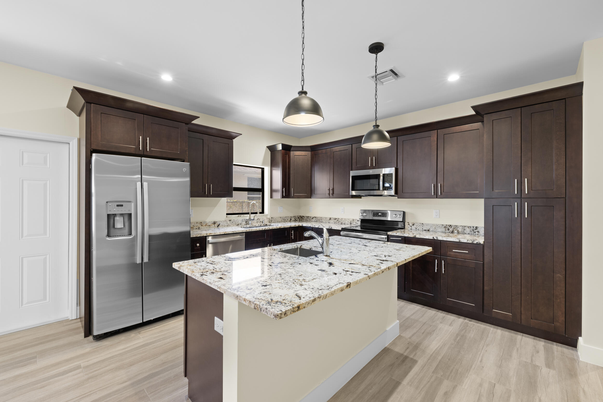 SOUTHRIDGE - Residential