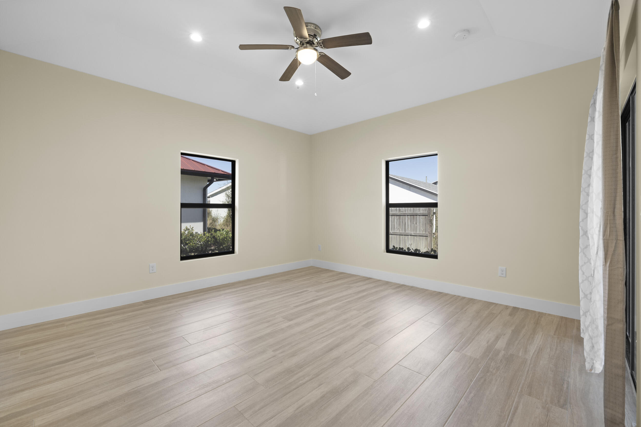 SOUTHRIDGE - Residential