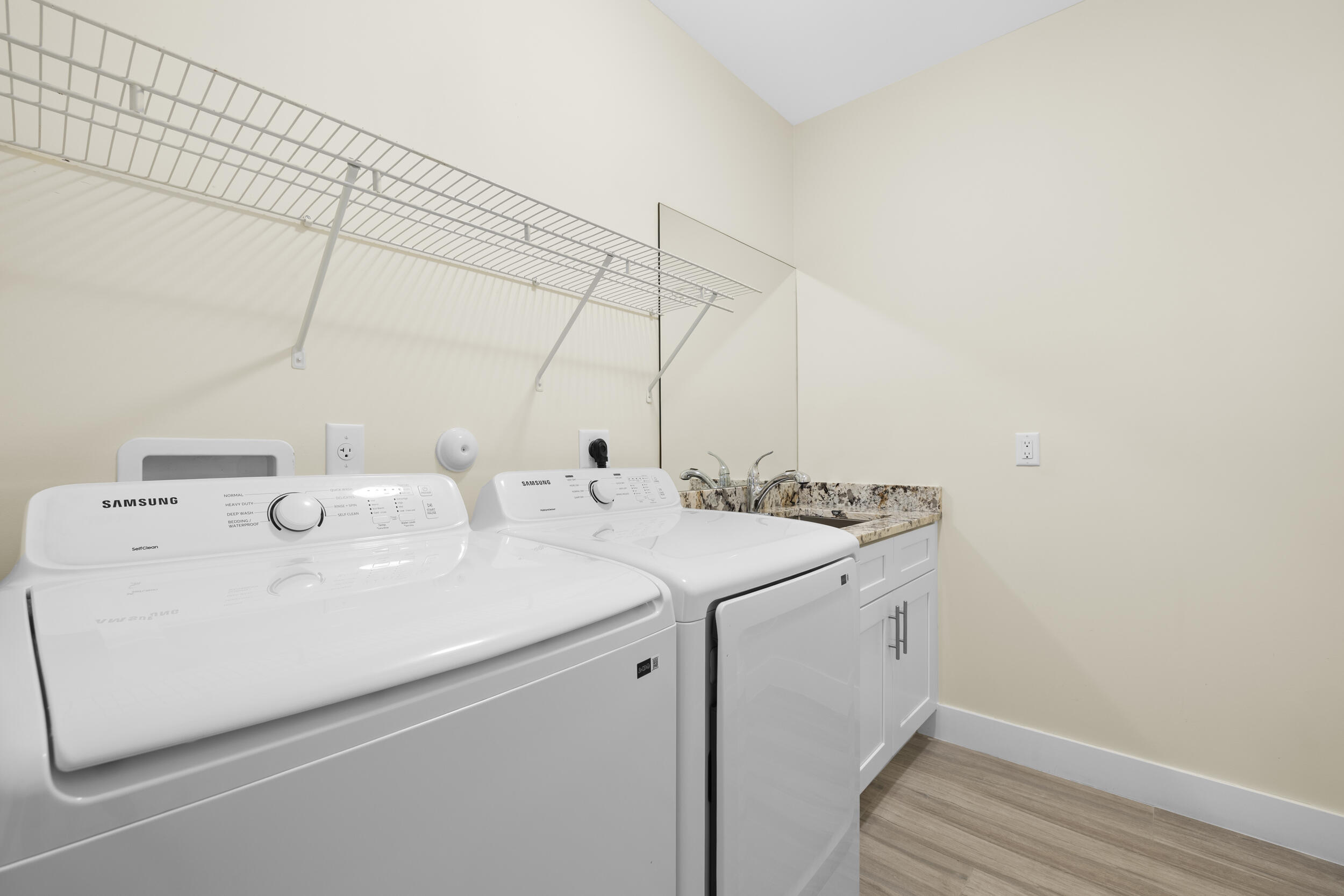 SOUTHRIDGE - Residential