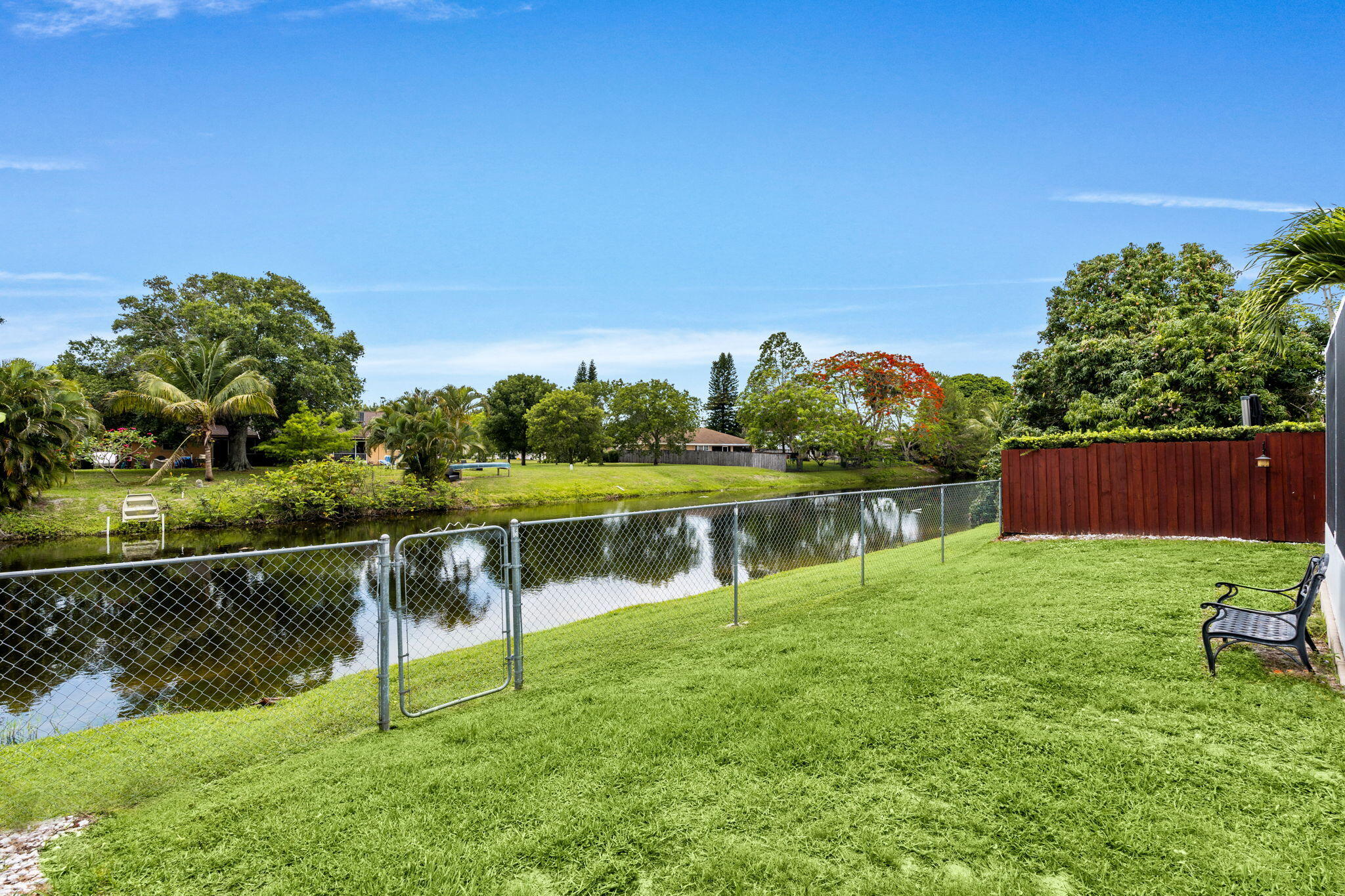 WATERWAY COVE OF WELLINGTON - Residential