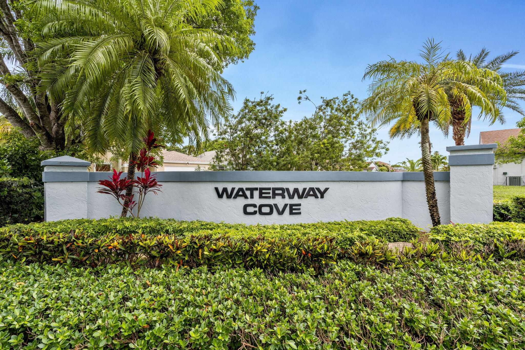 WATERWAY COVE OF WELLINGTON - Residential