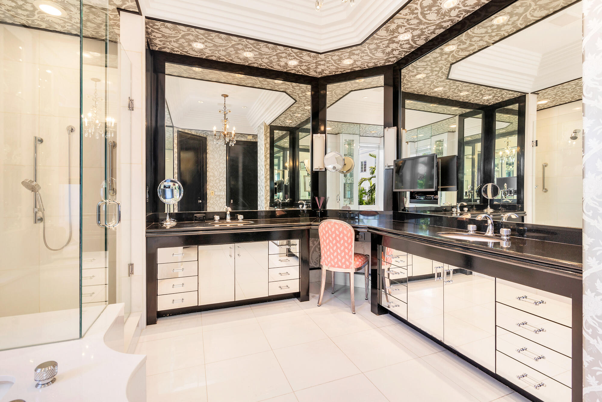 ROYAL PARK - Residential