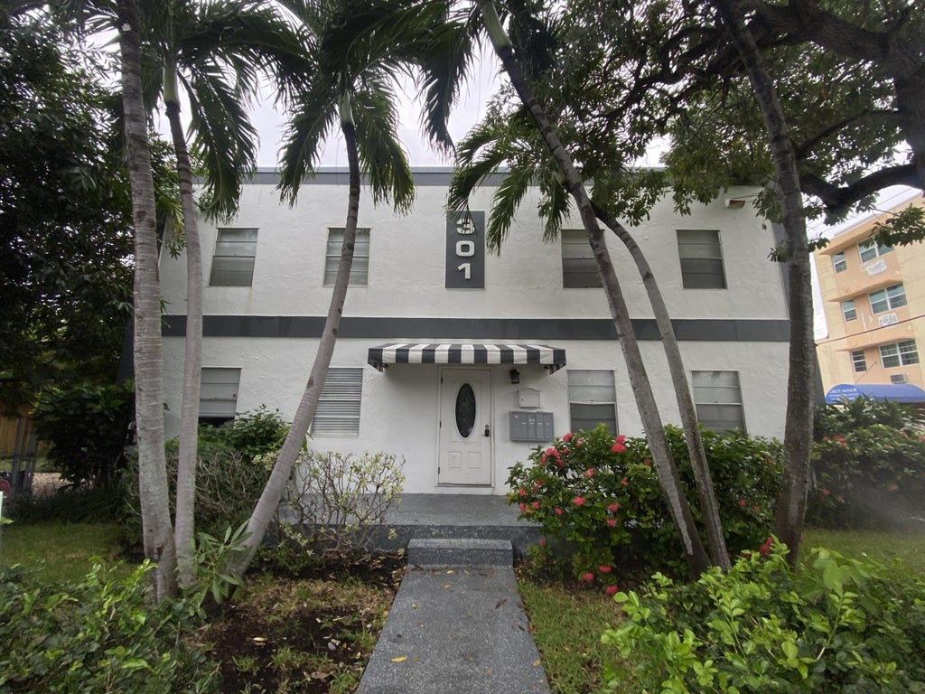 Photo of 301 S M Street #2, Lake Worth Beach, FL 33460 (MLS # R11086082)