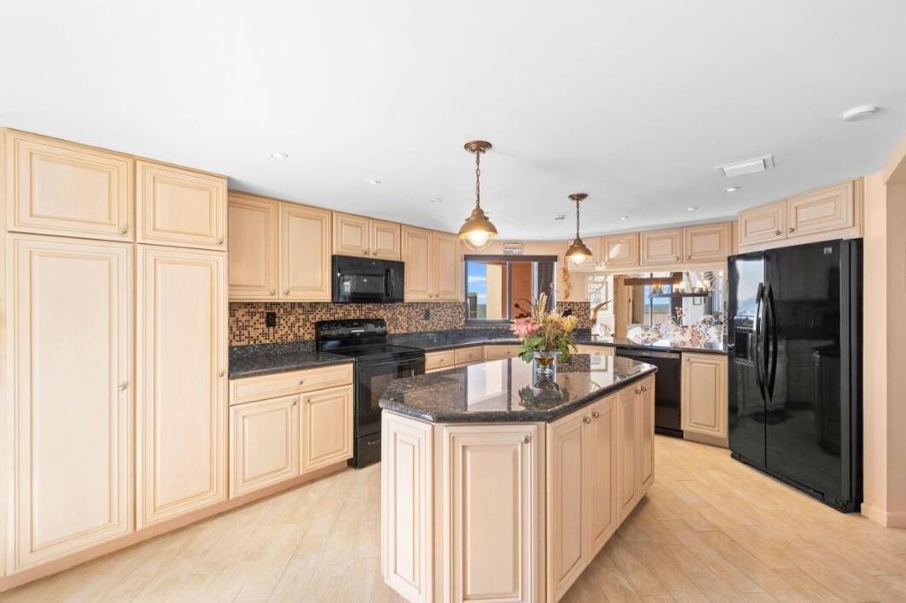 Photo of 1340 Gulf Boulevard #15a, Clearwater, FL 33767 (MLS # B26009322)