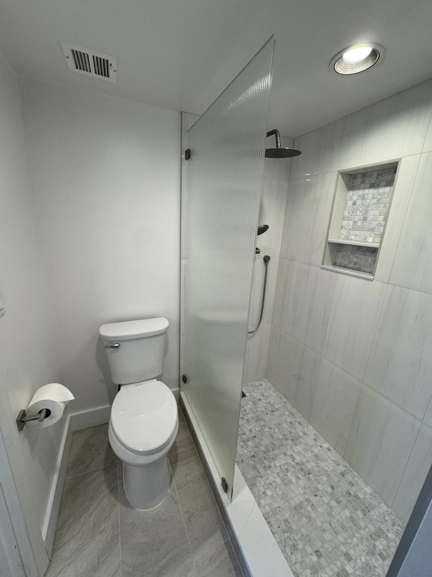 BOCA BAYOU - Residential Lease