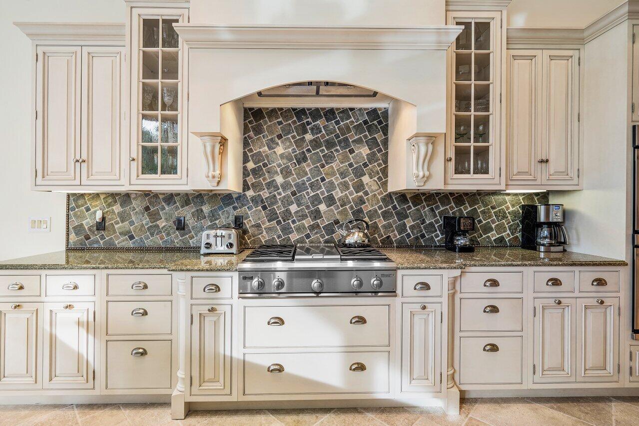 FRENCHMANS CREEK - Residential