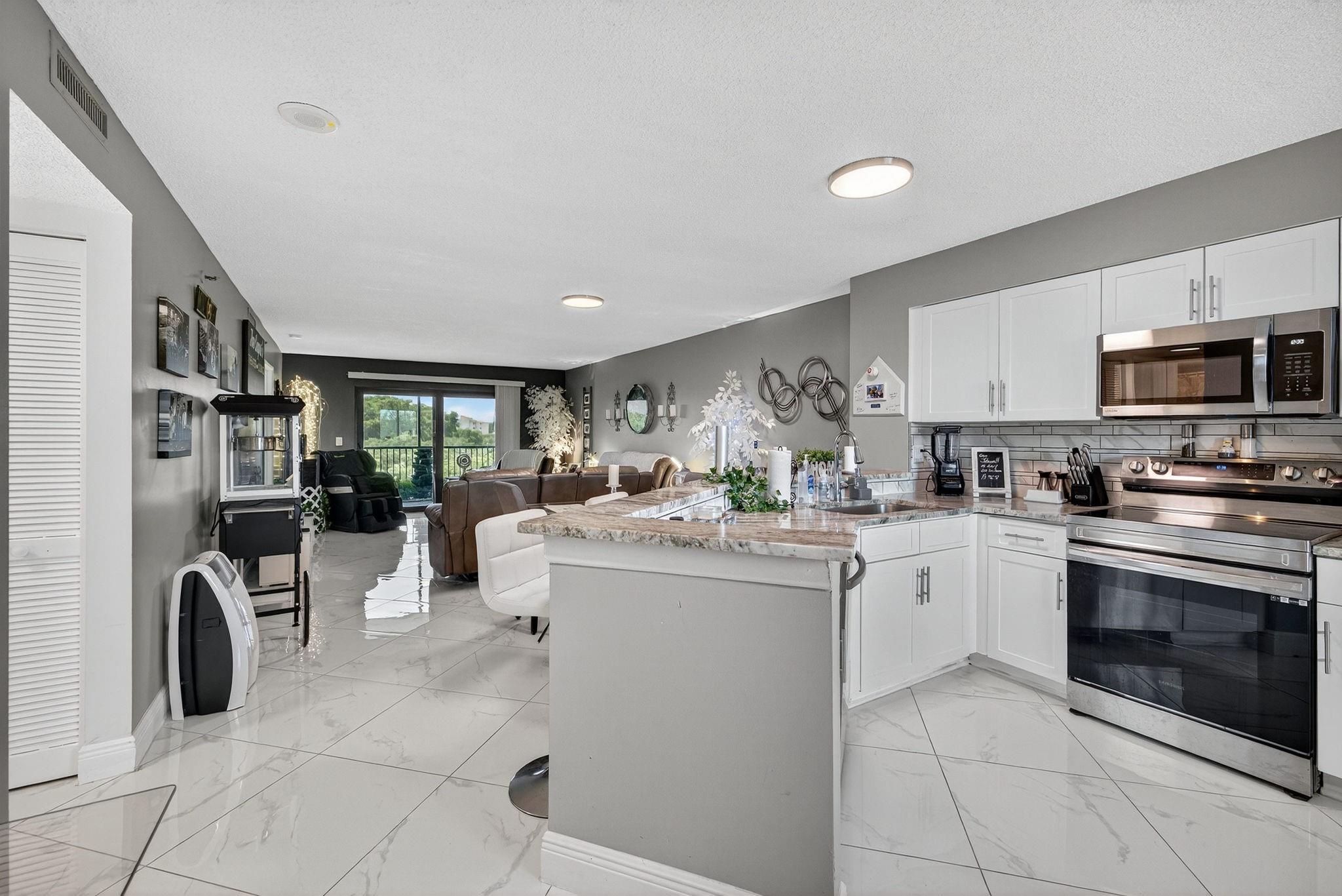 CYPRESS BEND CONDOMINIUM - Residential Lease