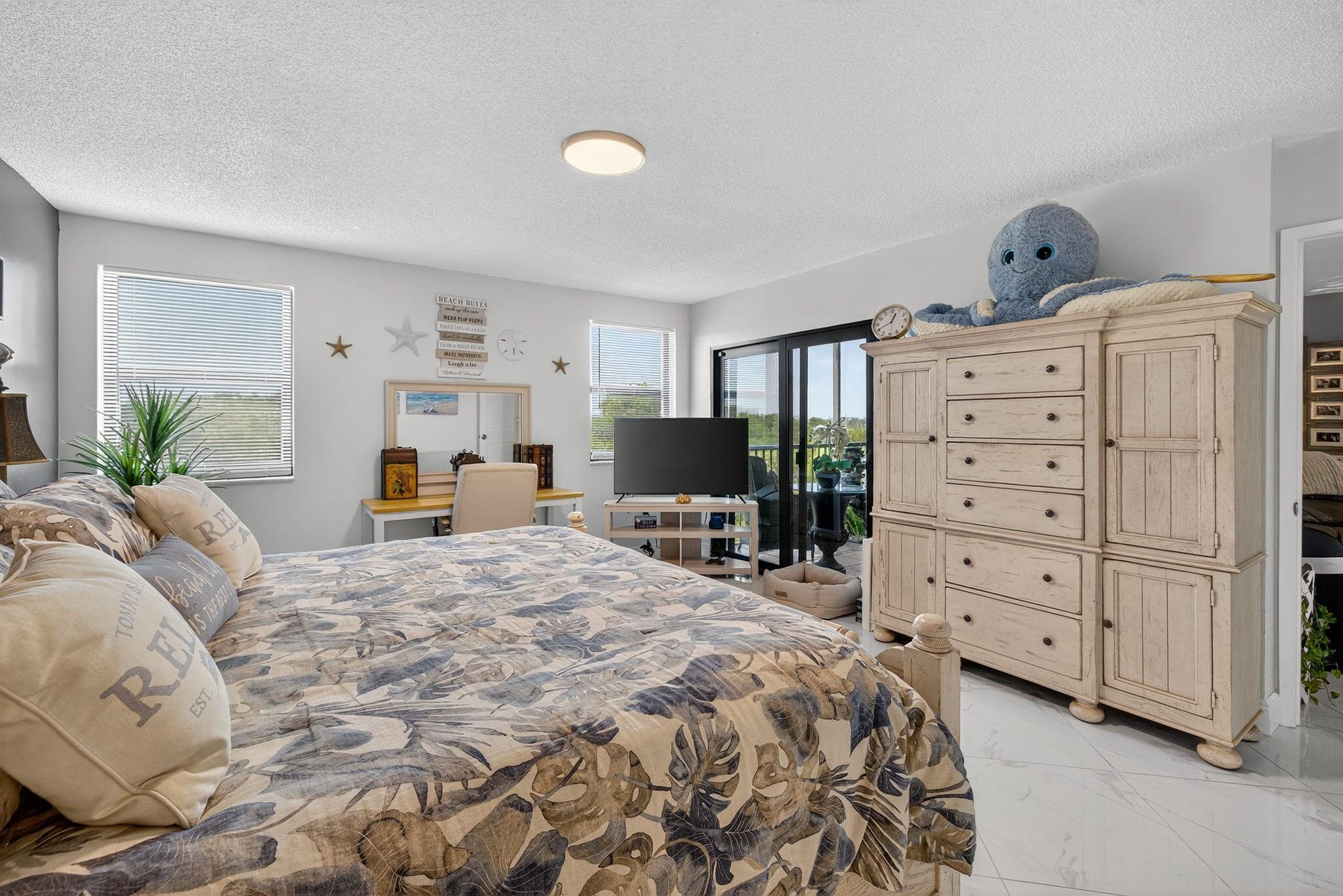 CYPRESS BEND CONDOMINIUM - Residential Lease