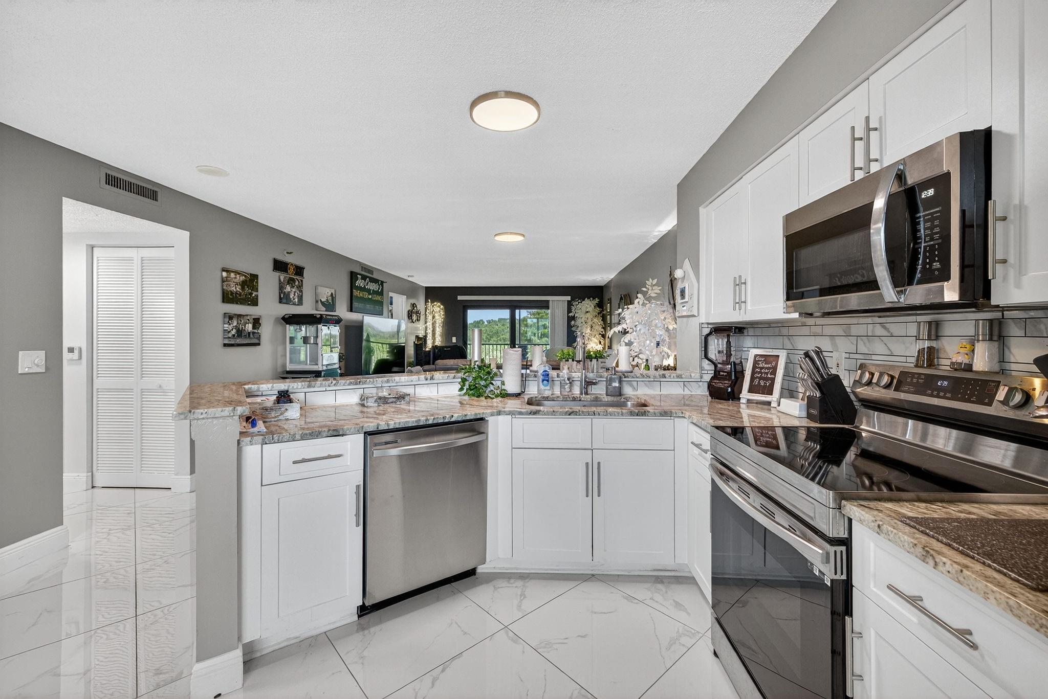 CYPRESS BEND CONDOMINIUM - Residential Lease