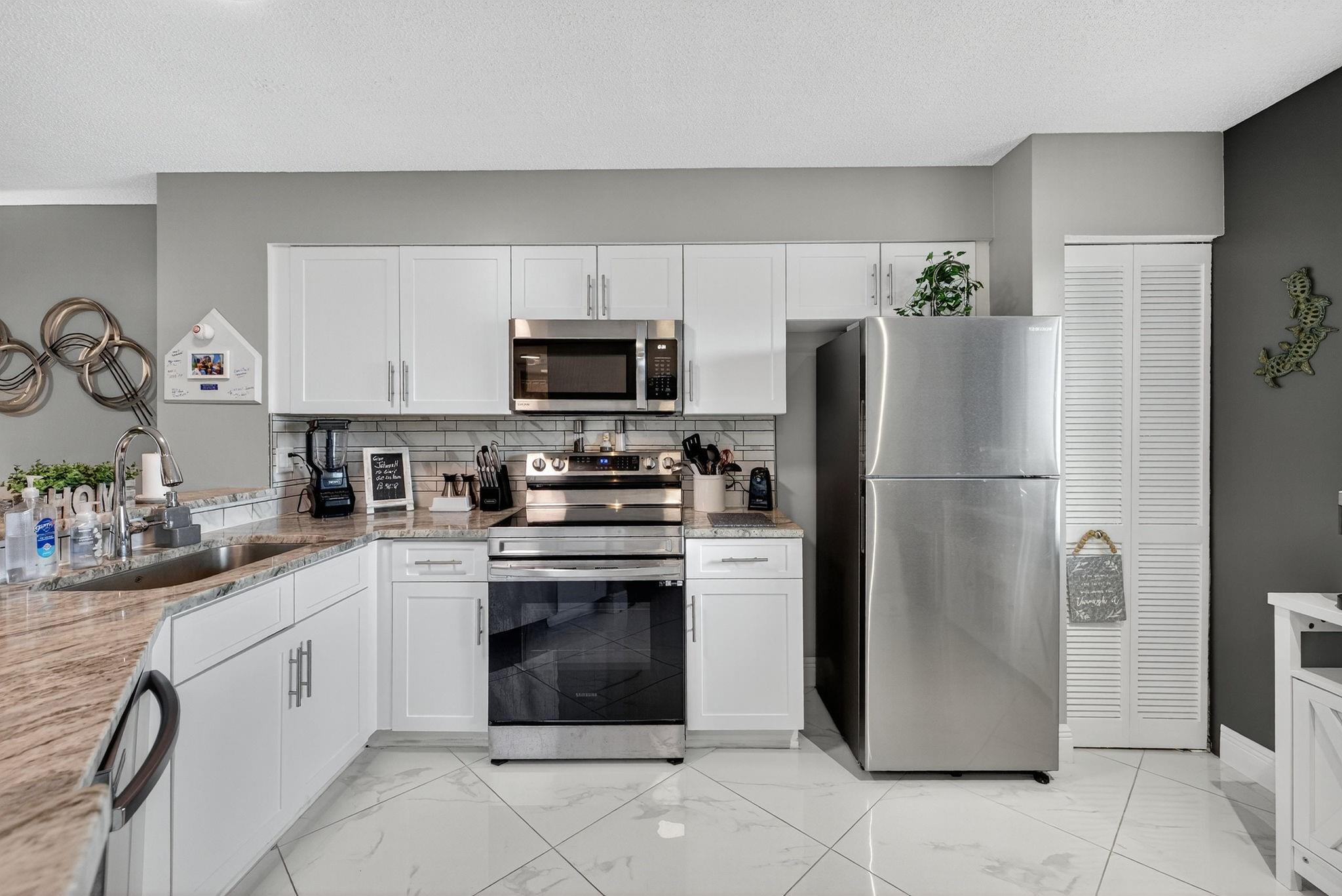 CYPRESS BEND CONDOMINIUM - Residential Lease