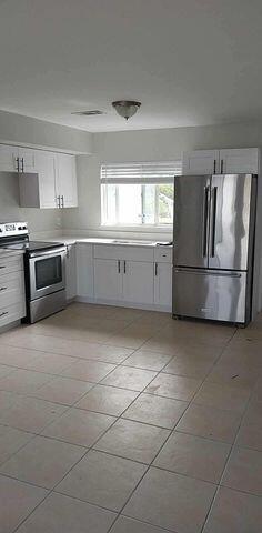 This 3 bedrooms/2 bathroom is now available to rent. Newly renovated kitchen. Includes washer and dryer in the unit, and freshly painted. Ready to move in NOW! We accept affordable housing vouchers.