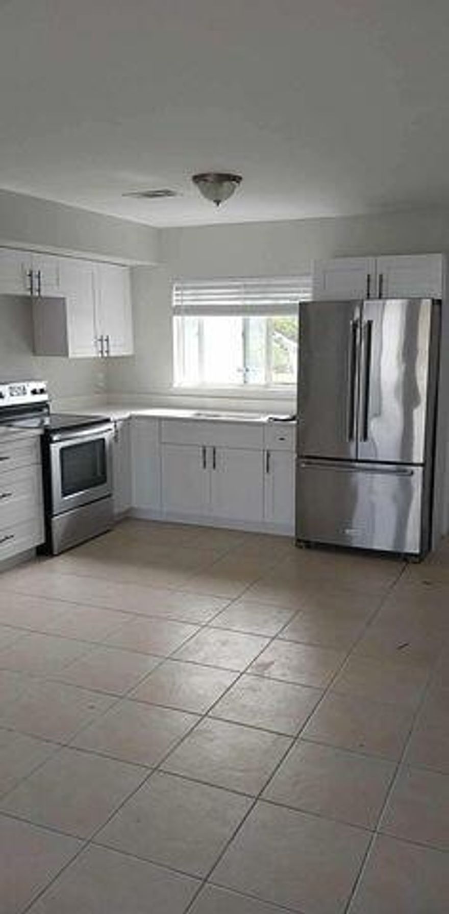 This 3 bedrooms/2 bathroom is now available to rent. Newly renovated kitchen. Includes washer and dryer in the unit, and freshly painted. Ready to move in NOW! We accept affordable housing vouchers.