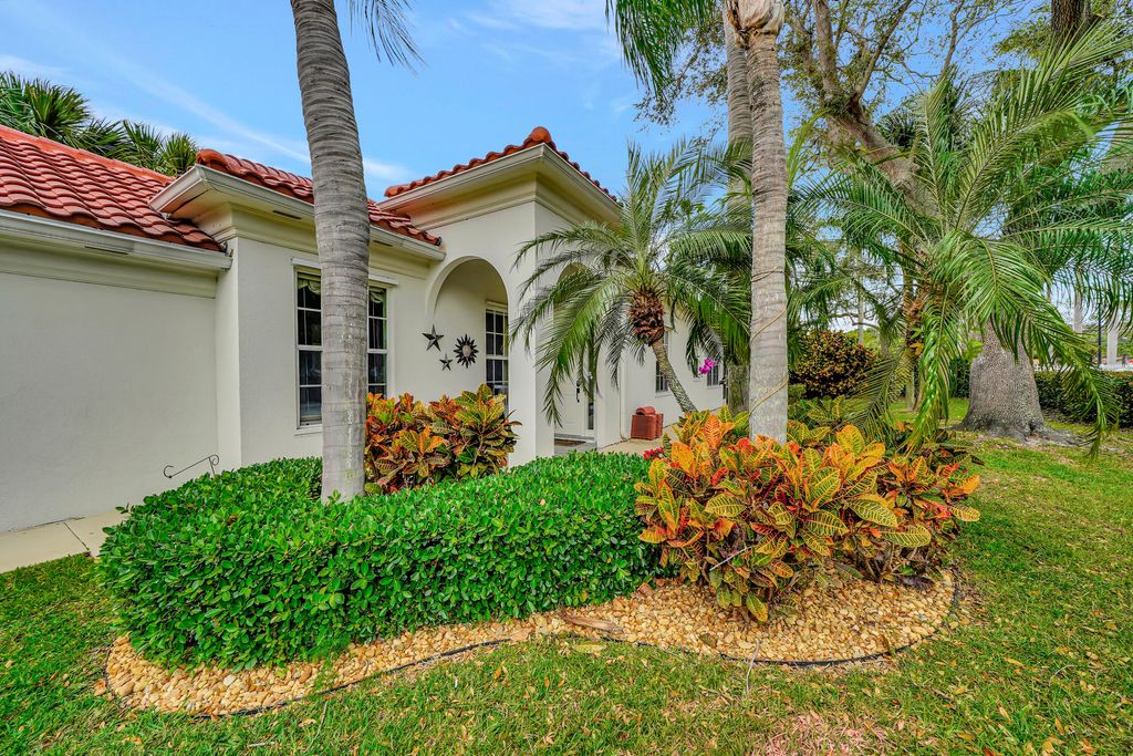 Photo of 4775 Temple Drive, Delray Beach, FL 33445 (MLS # R10958331)